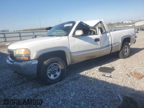 2000 GMC Sierra 1500 SLE with VIN 2GTEK19T5Y1132111, listed as a Copart auction lot 53459545 with 216,799 mi miles and Non repairable. Bid and sale history available at DreamBid. Image 1.