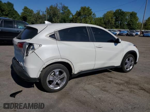 2022 Honda HR-V LX with VIN 3CZRU6H32NM703384, listed as a Copart auction lot 71281695 with 17,647 mi miles and Salvage title. Bid and sale history available at DreamBid. Image 3.