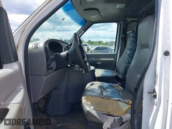 2002 Ford Econoline Cargo с VIN 1FTNS24L42HA88569, выставлен на аукционе IAAI как лот 42900053 с пробегом 364 346 миль миль и . История ставок и продаж доступна на DreamBid. Изображение 5.