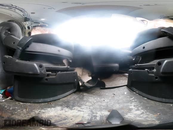 2018 Ram ProMaster Cargo z VIN 3C6TRVDGXJE160989, wystawiony jako IAAI lot #43239609 z przebiegiem Nie podano mil oraz . Historia ofert i sprzedaży dostępna na DreamBid. Obrazek 22.