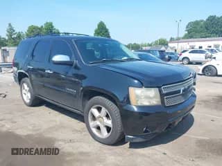2007 Chevrolet Tahoe LTZ z VIN 1GNFK13087J355127, wystawiony jako IAAI lot #42634200 z przebiegiem 177 634 mil mil oraz . Historia ofert i sprzedaży dostępna na DreamBid. Obrazek 1.