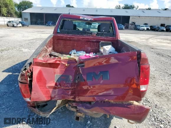 2021 Ram 1500 Tradesman z VIN 1C6RR6FG7MS521190, wystawiony jako Copart lot #61787645 z przebiegiem 135 006 mil mil oraz Szkoda całkowita • Salvage title. Historia ofert i sprzedaży dostępna na DreamBid. Obrazek 6.