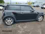 2011 MINI Hardtop z VIN WMWSU3C54BT253391, wystawiony jako Copart lot #57215905 z przebiegiem 199 273 mil mil oraz Czysty tytuł • Clean title. Historia ofert i sprzedaży dostępna na DreamBid. Obrazek 3.