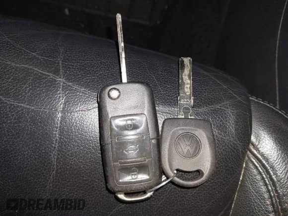 2010 Volkswagen Tiguan SE с VIN WVGBV7AX0AW001089, выставлен на аукционе IAAI как лот 43197345 с пробегом 176 507 миль миль и . История ставок и продаж доступна на DreamBid. Изображение 11.