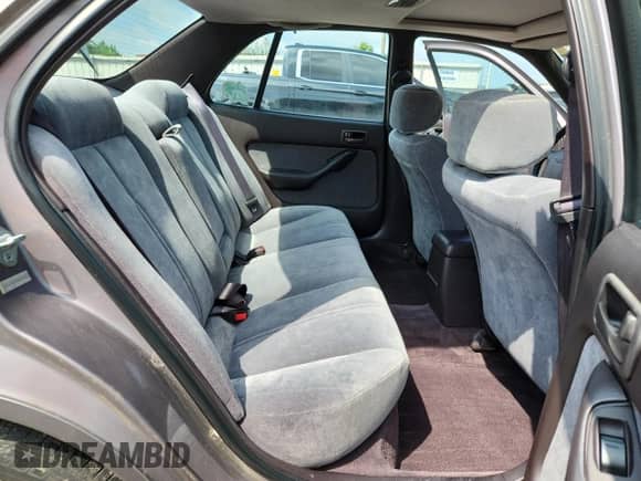 1993 Toyota Camry с VIN 4T1VK13E1PU075530, выставлен на аукционе Copart как лот 64218835 с пробегом 58 871 миль миль и Списание • Salvage title. История ставок и продаж доступна на DreamBid. Изображение 10.