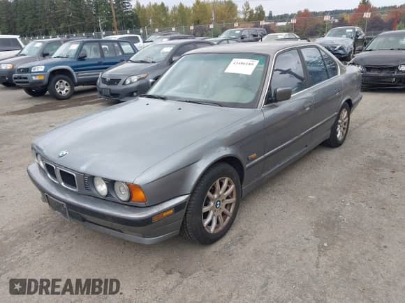 1995 BMW 5 Series с VIN WBAHE2322SGE91811, выставлен на аукционе IAAI как лот 43486189 с пробегом 193 752 миль миль и . История ставок и продаж доступна на DreamBid. Изображение 2.