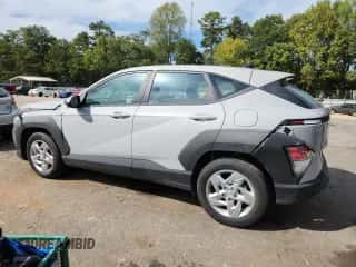 2024 Hyundai Kona SE z VIN KM8HA3AB6RU040862, wystawiony jako Copart lot #85362005 z przebiegiem 6 498 mil mil oraz Szkoda całkowita • Salvage title. Historia ofert i sprzedaży dostępna na DreamBid. Obrazek 2.