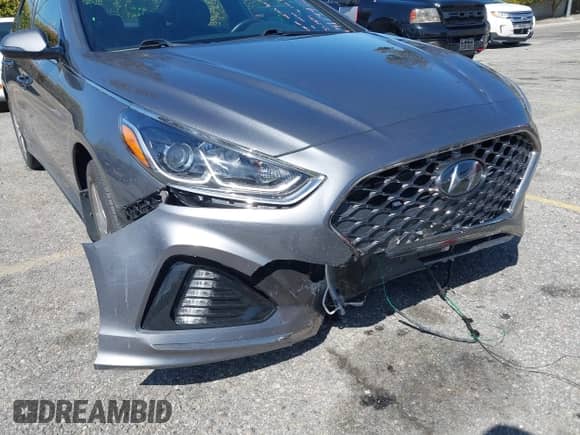 2019 Hyundai Sonata Sport с VIN 5NPE34AF0KH729418, выставлен на аукционе IAAI как лот 41799327 с пробегом 19 234 миль миль и . История ставок и продаж доступна на DreamBid. Изображение 6.