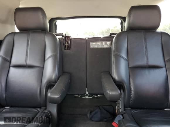 2014 Chevrolet Tahoe LT z VIN 1GNSKBE08ER140072, wystawiony jako Copart lot #71832565 z przebiegiem 203 819 mil mil oraz Szkoda całkowita • Salvage title. Historia ofert i sprzedaży dostępna na DreamBid. Obrazek 10.