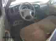 2002 Toyota Tundra z VIN 5TBJN32142S303241, wystawiony jako Copart lot #64789225 z przebiegiem 216 962 mil mil oraz Czysty tytuł • Clean title. Historia ofert i sprzedaży dostępna na DreamBid. Obrazek 8.