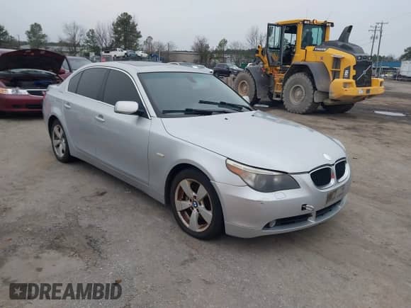 2006 BMW 5 Series z VIN WBANF33586CS35117, wystawiony jako IAAI lot #41562653 z przebiegiem 205 281 mil mil oraz . Historia ofert i sprzedaży dostępna na DreamBid. Obrazek 1.