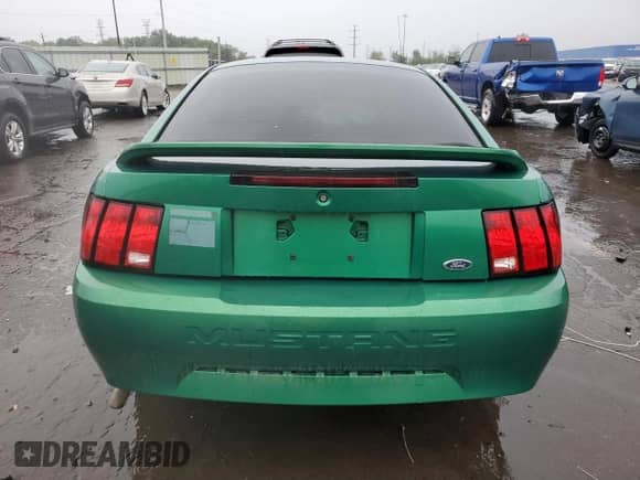 2000 Ford Mustang z VIN 1FAFP4044YF259492, wystawiony jako Copart lot #83942195 z przebiegiem Nie podano mil oraz Szkoda całkowita • Salvage title. Historia ofert i sprzedaży dostępna na DreamBid. Obrazek 6.