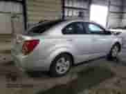 2013 Chevrolet Sonic LS с VIN 1G1JA5SH2D4225755, выставлен на аукционе Copart как лот 39410934 с пробегом 97 172 миль миль и Списание • Salvage title. История ставок и продаж доступна на DreamBid. Изображение 3.