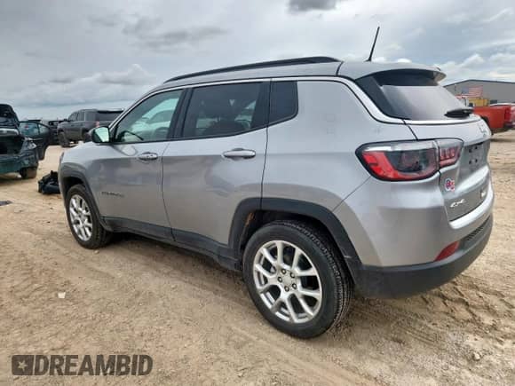 2024 Jeep Compass Latitude Lux с VIN 3C4NJDFN7RT578934, выставлен на аукционе Copart как лот 62761585 с пробегом 9 935 миль миль и Чистый • Clean title. История ставок и продаж доступна на DreamBid. Изображение 2.