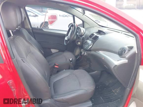 2014 Chevrolet Spark LS с VIN KL8CA6S94EC492507, выставлен на аукционе IAAI как лот 42943596 с пробегом 154 370 миль миль и . История ставок и продаж доступна на DreamBid. Изображение 5.