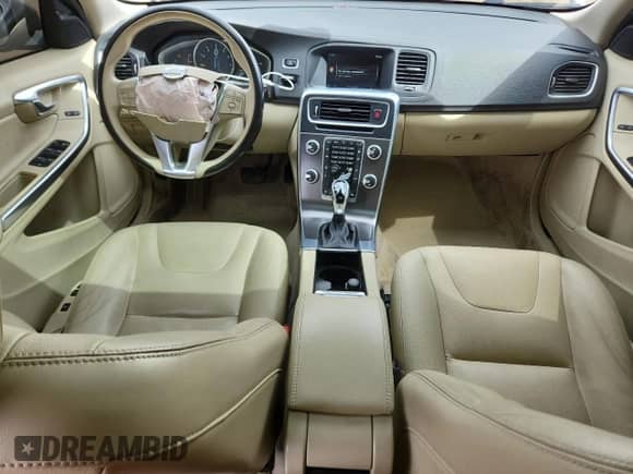 2016 Volvo S60 T5 Premier с VIN YV1612TK5G1399275, выставлен на аукционе Copart как лот 71801215 с пробегом 123 901 миль миль и Списание • Salvage title. История ставок и продаж доступна на DreamBid. Изображение 8.
