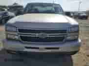 2006 Chevrolet Silverado 1500 Work Truck z VIN 1GCEC19VX6Z214600, wystawiony jako Copart lot #70415005 z przebiegiem 254 222 mil mil oraz Czysty tytuł • Clean title. Historia ofert i sprzedaży dostępna na DreamBid. Obrazek 5.