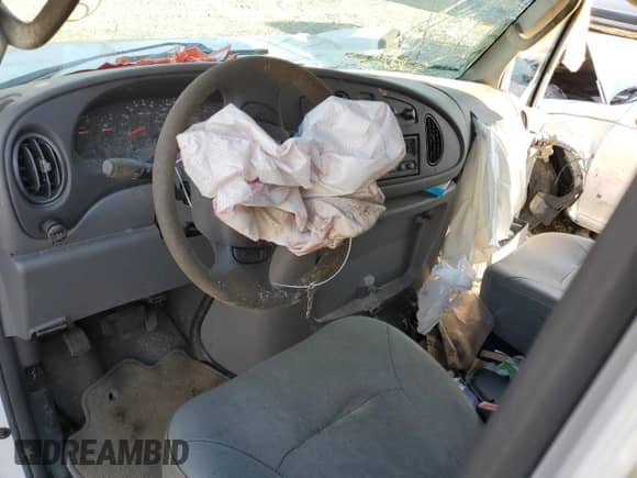 2008 Ford Econoline Cargo Commercial с VIN 1FTNS24L78DA23330, выставлен на аукционе Copart как лот 70420354 с пробегом Не указан миль и Списание • Salvage title. История ставок и продаж доступна на DreamBid. Изображение 8.