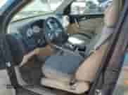 2006 Saturn VUE z VIN 5GZCZ33D36S877788, wystawiony jako Copart lot #71360635 z przebiegiem 250 261 mil mil oraz Czysty tytuł • Clean title. Historia ofert i sprzedaży dostępna na DreamBid. Obrazek 7.