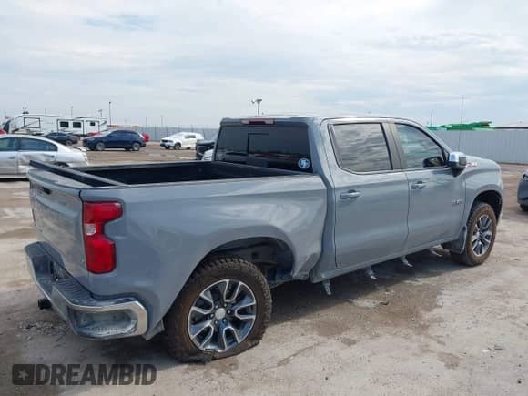 2024 Chevrolet Silverado 1500 LT z VIN 2GCUDDED0R1157361, wystawiony jako IAAI lot #43033954 z przebiegiem 54 137 mil mil oraz . Historia ofert i sprzedaży dostępna na DreamBid. Obrazek 6.