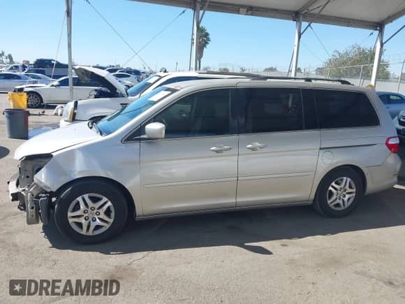2005 Honda Odyssey EX с VIN 5FNRL38495B416810, выставлен на аукционе IAAI как лот 43412581 с пробегом 282 714 миль миль и . История ставок и продаж доступна на DreamBid. Изображение 15.
