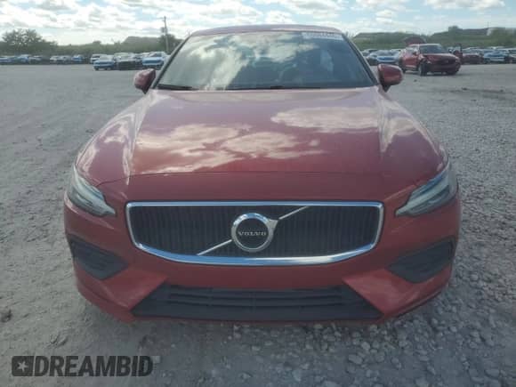 2019 Volvo S60 Momentum with VIN 7JR102FK4KG009207, listed as a Copart auction lot 86084445 with 38,580 mi miles and Salvage title. Bid and sale history available at DreamBid. Image 5.