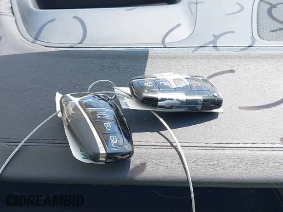 2014 Hyundai Equus Signature with VIN KMHGH4JH5EU089417, listed as a IAAI auction lot 42939834 with 86,073 mi miles and . Bid and sale history available at DreamBid. Image 11.