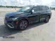 2024 Volkswagen Tiguan z VIN 3VVTB7AX9RM218526, wystawiony jako IAAI lot #42564195 z przebiegiem Nie podano mil oraz . Historia ofert i sprzedaży dostępna na DreamBid. Obrazek 17.