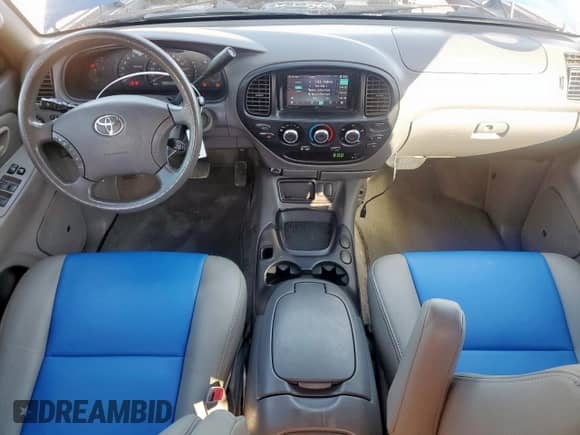 2006 Toyota Tundra Limited z VIN 5TBET38116S553329, wystawiony jako Copart lot #61102705 z przebiegiem 329 741 mil mil oraz Czysty tytuł • Clean title. Historia ofert i sprzedaży dostępna na DreamBid. Obrazek 8.