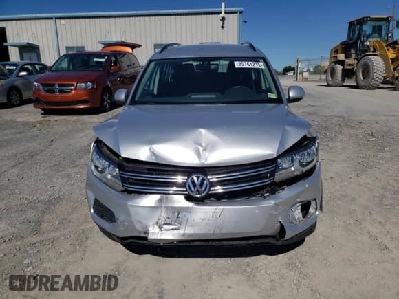 2017 Volkswagen Tiguan S с VIN WVGBV7AX8HK000399, выставлен на аукционе Copart как лот 85761215 с пробегом 86 405 миль миль и Списание • Salvage title. История ставок и продаж доступна на DreamBid. Изображение 5.