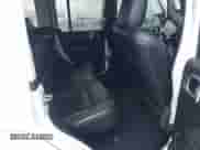 2021 Jeep Wrangler Unlimited Sahara Altitude z VIN 1C4HJXEN8MW534430, wystawiony jako IAAI lot #41520999 z przebiegiem 60 680 mil mil oraz . Historia ofert i sprzedaży dostępna na DreamBid. Obrazek 8.