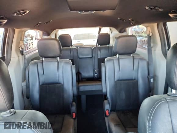 2018 Dodge Grand Caravan SXT with VIN 2C4RDGCG3JR281943, listed as a Copart auction lot 85593195 with 231,560 mi miles and Clean title. Bid and sale history available at DreamBid. Image 10.