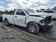 2012 Ram 1500 ST z VIN 3C6JD6DP4CG276742, wystawiony jako Copart lot #57086145 z przebiegiem 200 771 mil mil oraz Szkoda całkowita • Salvage title. Historia ofert i sprzedaży dostępna na DreamBid. Obrazek 4.