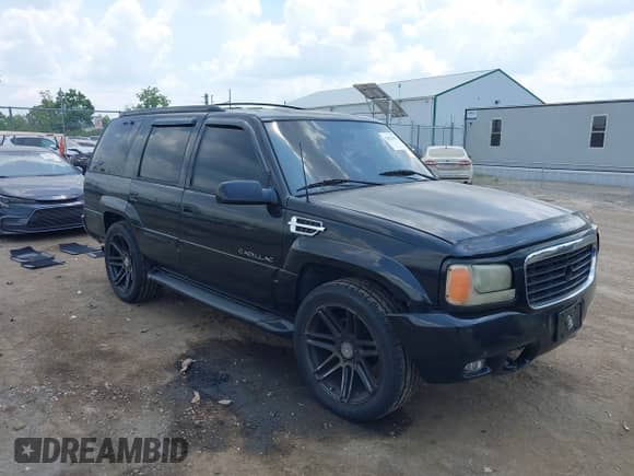 2000 Cadillac Escalade with VIN 1GYEK63R4YR200782, listed as a IAAI auction lot 42826338 with 250,610 mi miles and . Bid and sale history available at DreamBid. Image 1.
