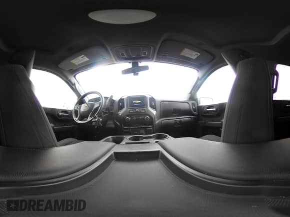 2019 Chevrolet Silverado 1500 Work Truck z VIN 1GCUYAEF9KZ314984, wystawiony jako IAAI lot #42115004 z przebiegiem 131 766 mil mil oraz . Historia ofert i sprzedaży dostępna na DreamBid. Obrazek 18.