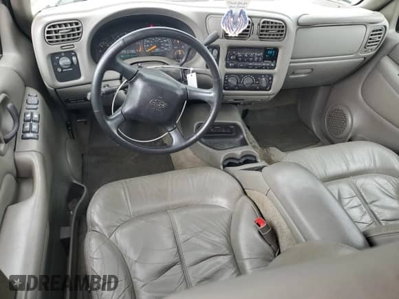 2000 Chevrolet Blazer LT с VIN 1GNCS13W8Y2335804, выставлен на аукционе Copart как лот 57310095 с пробегом 120 743 миль миль и Списание • Salvage title. История ставок и продаж доступна на DreamBid. Изображение 8.