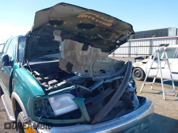 2000 Ford F-150 XL with VIN 1FTRX18L4YNA23674, listed as a IAAI auction lot 43397151 with 137,763 mi miles and . Bid and sale history available at DreamBid. Image 6.