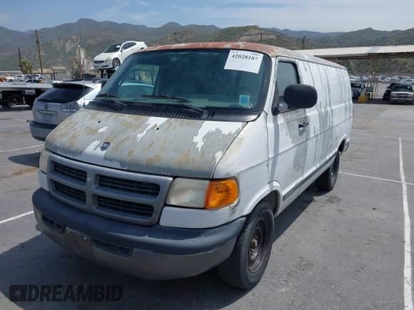 2001 Dodge Cargo with VIN 2B7JB21Y11K559961, listed as a IAAI auction lot 42028187 with 122,570 mi miles and . Bid and sale history available at DreamBid. Image 2.