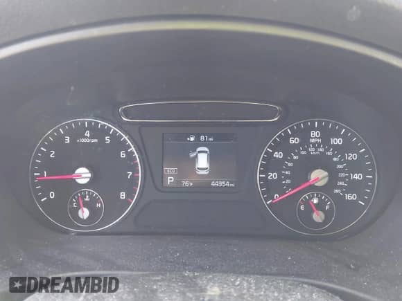 2020 Kia Sorento LX with VIN 5XYPG4A33LG629650, listed as a IAAI auction lot 43142919 with 44,354 mi miles and . Bid and sale history available at DreamBid. Image 7.