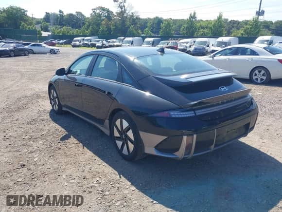 2023 Hyundai Ioniq 6 SE z VIN KMHM24AC7PA045528, wystawiony jako IAAI lot #42791381 z przebiegiem 30 065 mil mil oraz . Historia ofert i sprzedaży dostępna na DreamBid. Obrazek 3.