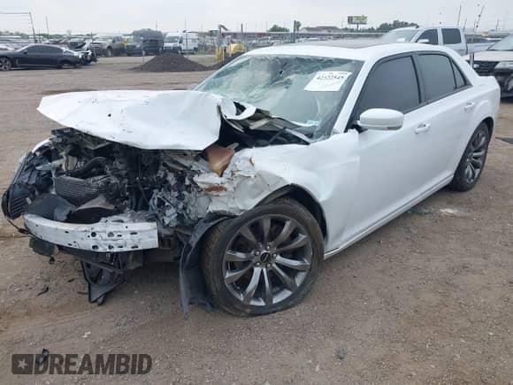 2014 Chrysler 300 S с VIN 2C3CCABT2EH222192, выставлен на аукционе IAAI как лот 42322545 с пробегом 158 764 миль миль и . История ставок и продаж доступна на DreamBid. Изображение 2.