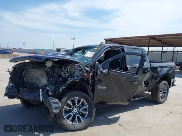 2022 Chevrolet Silverado 1500 RST with VIN 1GCUDEET2NZ520287, listed as a IAAI auction lot 42255608 with 37,264 mi miles and . Bid and sale history available at DreamBid. Image 6.