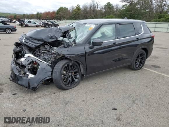 2023 Mitsubishi Outlander SE with VIN JA4J4UA85PZ040370, listed as a Copart auction lot 69807895 with Not provided miles and Salvage title. Bid and sale history available at DreamBid. Image 1.