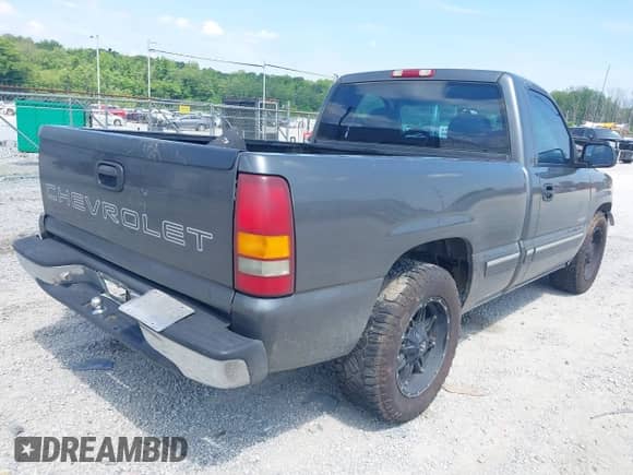 2000 Chevrolet Silverado 1500 LS with VIN 1GCEC14W3YZ303315, listed as a IAAI auction lot 42422748 with 274,514 mi miles and . Bid and sale history available at DreamBid. Image 4.
