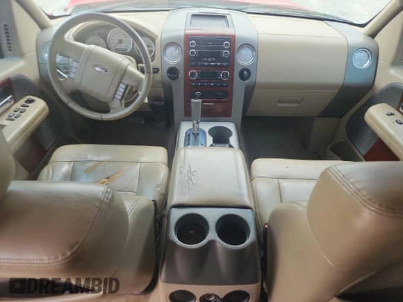 2008 Ford F-150 XLT с VIN 1FTPW12V18KE93313, выставлен на аукционе Copart как лот 81718275 с пробегом 242 226 миль миль и Списание • Salvage title. История ставок и продаж доступна на DreamBid. Изображение 8.