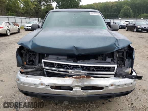 2006 Chevrolet Silverado 1500 Work Truck with VIN 1GCEC19V96Z252724, listed as a Copart auction lot 81131775 with 178,536 mi miles and Salvage title. Bid and sale history available at DreamBid. Image 5.