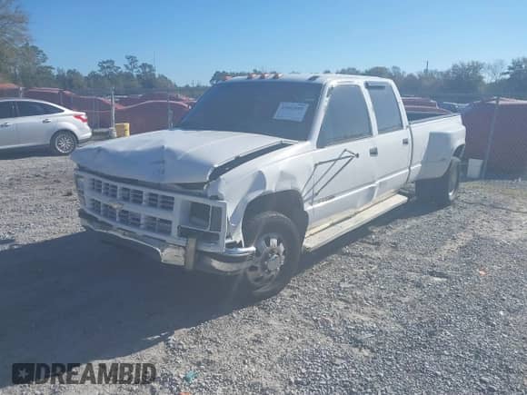 1996 Chevrolet Silverado 3500 с VIN 1GCHC33J4TF008846, выставлен на аукционе IAAI как лот 41802009 с пробегом 181 444 миль миль и . История ставок и продаж доступна на DreamBid. Изображение 2.