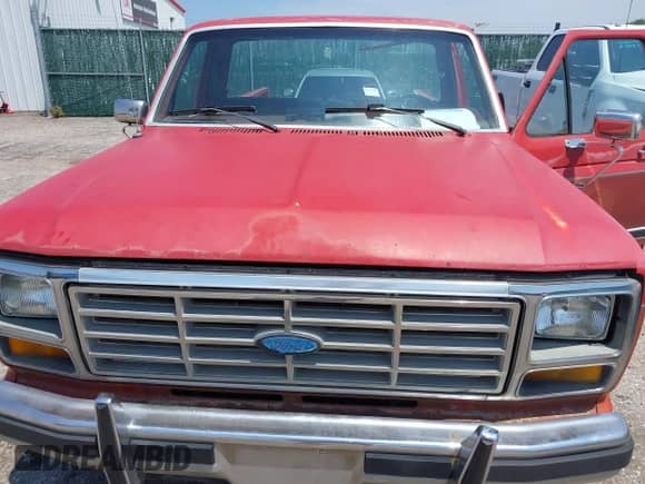 1986 Ford F-150 z VIN 1FTEF15N6GKB85538, wystawiony jako IAAI lot #42737938 z przebiegiem 57 187 mil mil oraz . Historia ofert i sprzedaży dostępna na DreamBid. Obrazek 10.