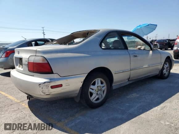 1996 Honda Accord EX with VIN 1HGCD7268TA017611, listed as a Copart auction lot 81402235 with 306,366 mi miles and Salvage title. Bid and sale history available at DreamBid. Image 3.