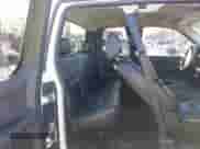 2009 Chevrolet Silverado 1500 LTZ z VIN 1GCEK39079Z114929, wystawiony jako IAAI lot #41494959 z przebiegiem 305 078 mil mil oraz . Historia ofert i sprzedaży dostępna na DreamBid. Obrazek 8.